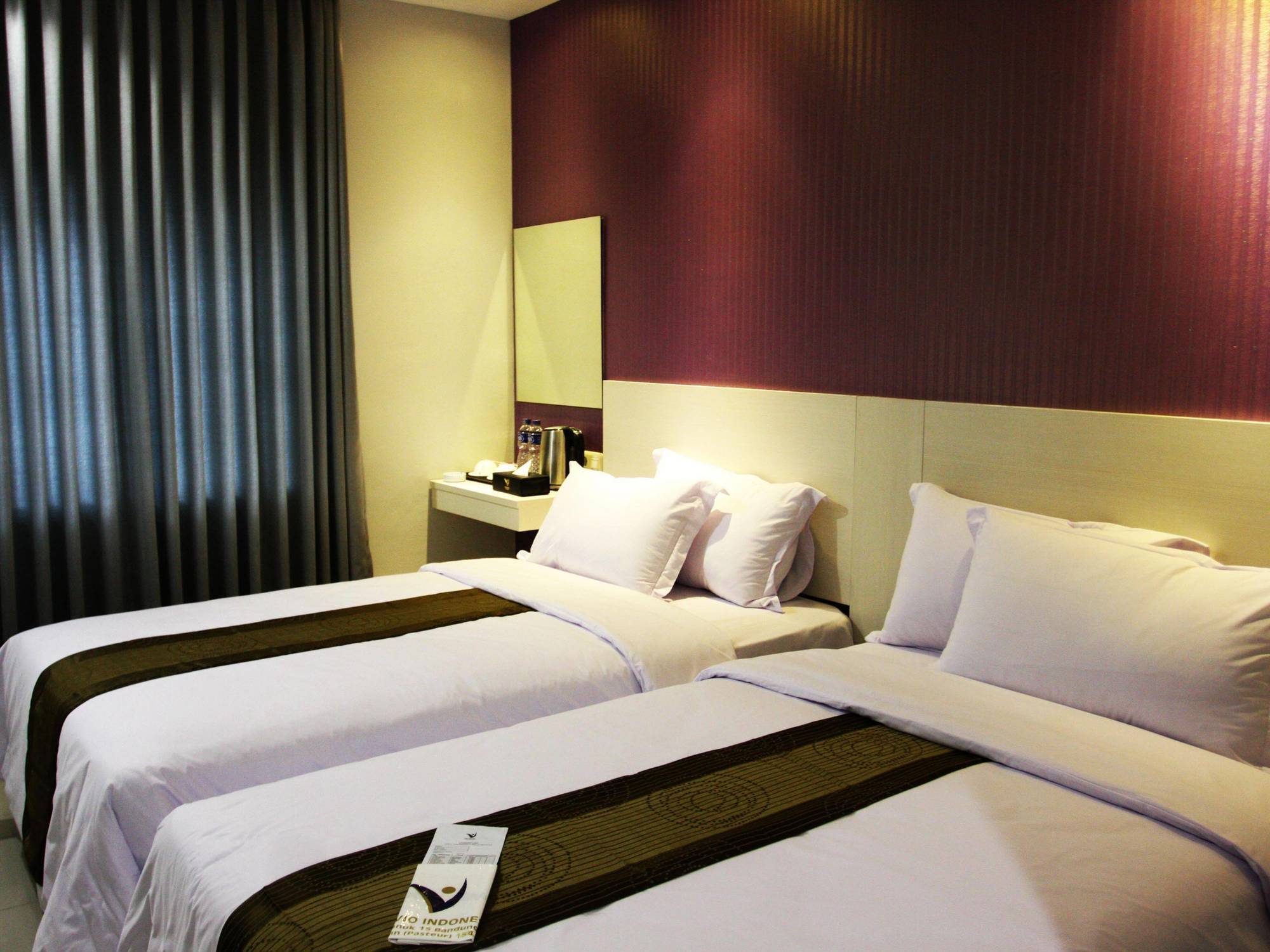 Vio Surapati Bandung Hotel Buitenkant foto