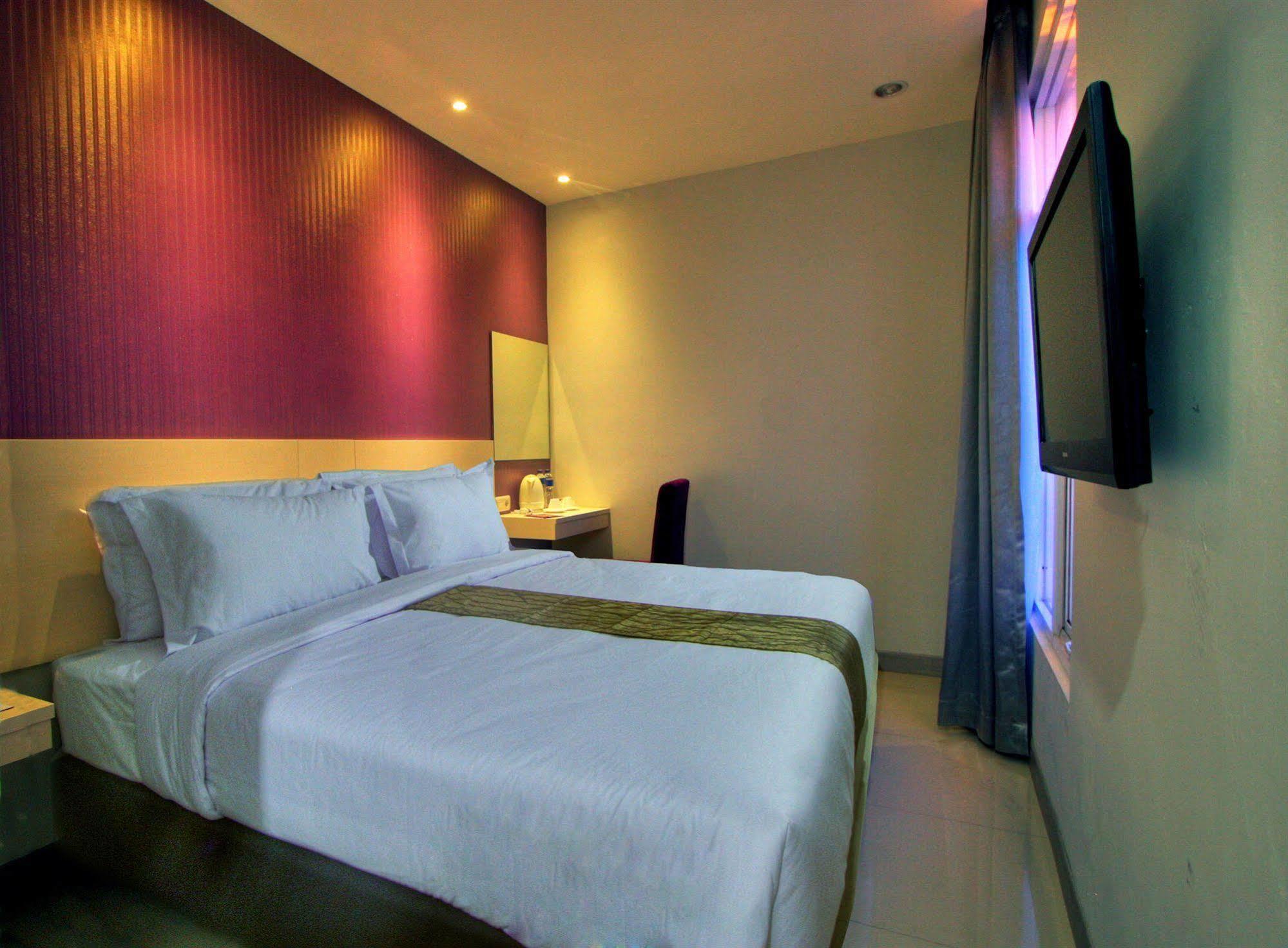 Vio Surapati Bandung Hotel Buitenkant foto